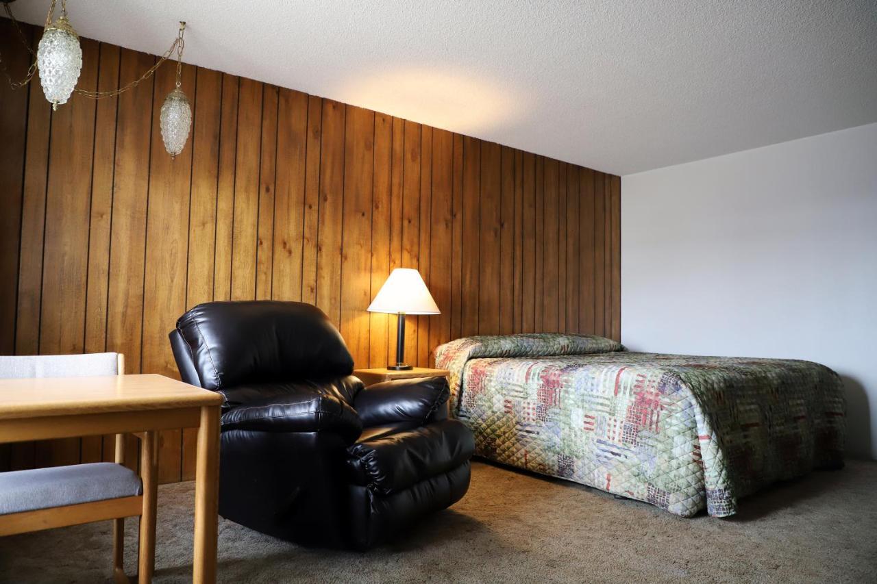 Big Sky Motel Roundup Exterior foto
